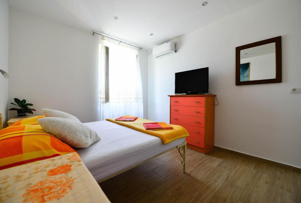 Apartments Bulovic In The Very Center Of Split Exterior photo
