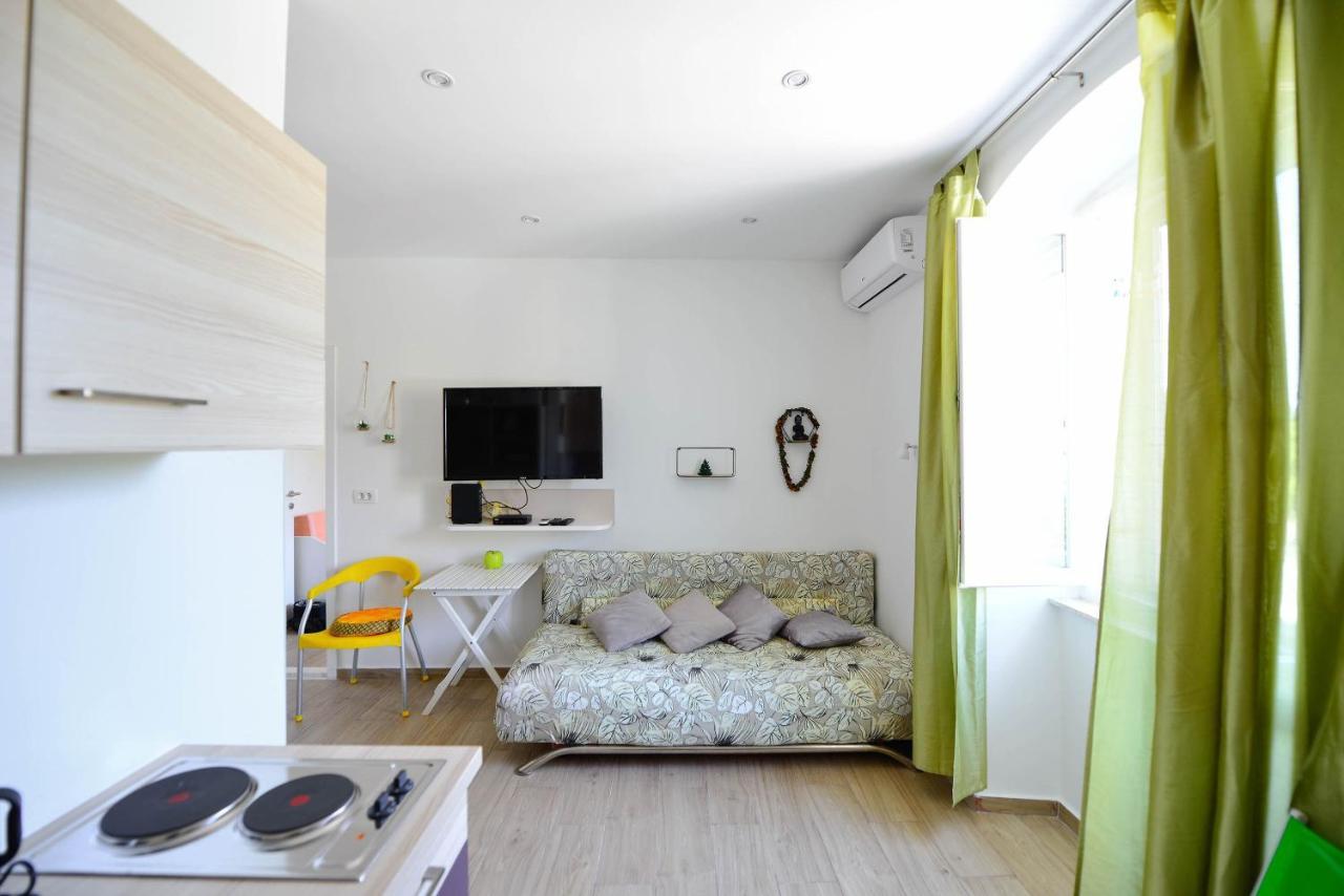 Apartments Bulovic In The Very Center Of Split Exterior photo